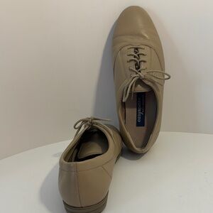 Easy Spirit Tan Leather Lace-Up Shoes